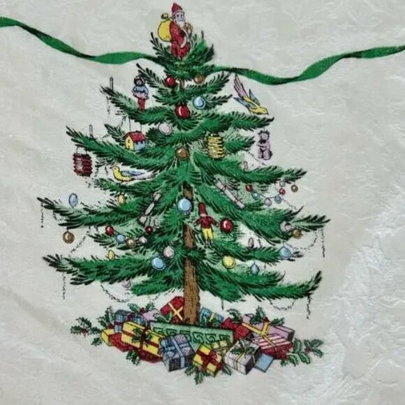 SPODE Christmas Tree Santa Tree Top Dining Table Tablecloth 70 inch Round - Picture 1 of 10